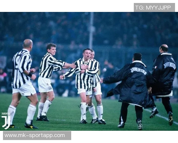 巴特回忆9899赛季逆转尤文半决赛的精彩时刻让我感到无比激动